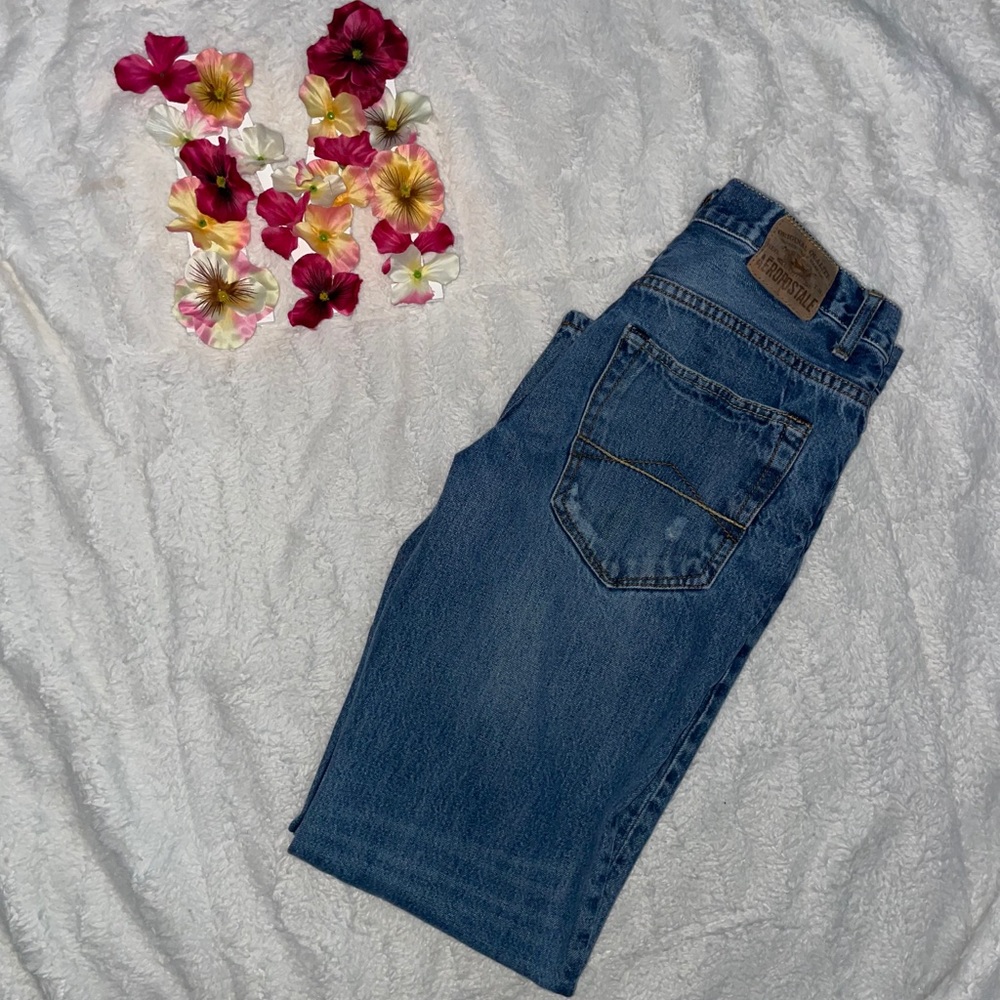 Aeropostale Light Wash Men’s Jeans